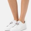 MICHAEL Michael Kors Damen KEATON LACE UP - Sneaker Low - Pearl Grey 2 MICHAEL Michael Kors Damen KEATON LACE UP - Sneaker Low - Pearl Grey -Michael Kors Verkäufe 0e584340ba224cb8b44d4f05a853e85a