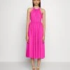 MICHAEL Michael Kors Damen HALTER MIDI DRESS - Freizeitkleid - Cerise -Michael Kors Verkäufe 1902d51c58684288bb9df8ce97316e24