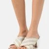 MICHAEL Michael Kors Damen GIDEON MULE - Pantolette Hoch - Light Sand/multicolor 1 MICHAEL Michael Kors Damen GIDEON MULE - Pantolette Hoch - Light Sand/multicolor -Michael Kors Verkäufe 1c1b23780af949f2aa860916dade46f3