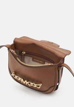 MICHAEL Michael Kors Damen HALLY SADDLE - Handtasche - Luggage -Michael Kors Verkäufe 2398ab585b704e3ba47e293403d5d1ce