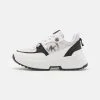 MICHAEL Michael Kors Kinder COSMO SPORT - Sneaker Low - White/black 2 MICHAEL Michael Kors Kinder COSMO SPORT - Sneaker Low - White/black -Michael Kors Verkäufe 2e01db6414da4dbf8a3ac75ef819fe16