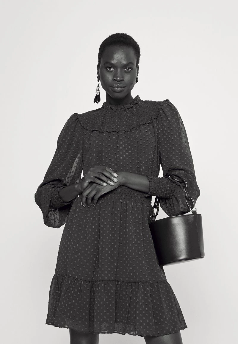 MICHAEL Michael Kors Damen CLIP SMOCKED DRESS - Freizeitkleid - Dark Ruby 8 MICHAEL Michael Kors Damen CLIP SMOCKED DRESS - Freizeitkleid - Dark Ruby – Bild 6