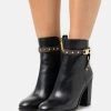 MICHAEL Michael Kors Damen FARRAH BOOTIE - Stiefelette - Black 1 MICHAEL Michael Kors Damen FARRAH BOOTIE - Stiefelette - Black -Michael Kors Verkäufe 2f023a64f285404ebf6f6da3e77188c0