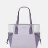 MICHAEL Michael Kors Damen VOYAGER TOTE - Handtasche - Purple 1 MICHAEL Michael Kors Damen VOYAGER TOTE - Handtasche - Purple -Michael Kors Verkäufe 30ab20ca46d0412caa6a66dbfb3c9aa9