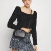 MICHAEL Michael Kors Damen JET SET CHARM OVAL XBODY - Umhängetasche - Black -Michael Kors Verkäufe 3218c3219c0f4b5c993f52b568f68e14