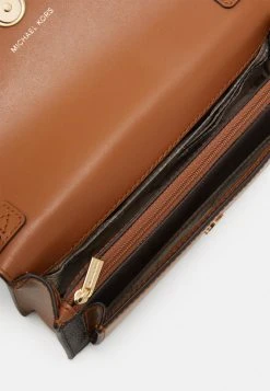 MICHAEL Michael Kors Damen JADE XS ON XBODY - Umhängetasche - Brown/acorn -Michael Kors Verkäufe 324857e4d99b40b9842929848d8425a5