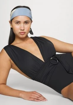 MICHAEL Michael Kors Damen ICONIC SOLIDS BELTED SURPLICE PLUNGE ONEPIECE - Badeanzug - Black 11 MICHAEL Michael Kors Damen ICONIC SOLIDS BELTED SURPLICE PLUNGE ONEPIECE - Badeanzug - Black -Michael Kors Verkäufe 3361c8fa9e29442ab1cf27477139b610