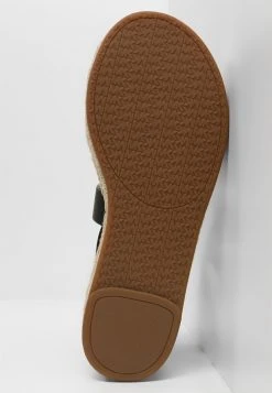 MICHAEL Michael Kors Damen DARBY - Plateausandalette - Black 15 MICHAEL Michael Kors Damen DARBY - Plateausandalette - Black -Michael Kors Verkäufe 33de0f8a4e8e40e89a5d02c5a5723b5f