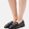 MICHAEL Michael Kors Damen APRIL LOAFER - Slipper - Black 1 MICHAEL Michael Kors Damen APRIL LOAFER - Slipper - Black -Michael Kors Verkäufe 3574a4940cbe4ddcbe0a4a54f4982e43