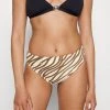 MICHAEL Michael Kors Damen DIAGONAL BELT HIGH LEG BOTTOM - Bikini-Hose - Bone 2 MICHAEL Michael Kors Damen DIAGONAL BELT HIGH LEG BOTTOM - Bikini-Hose - Bone -Michael Kors Verkäufe 464928a396134c78b0ab39416c23921e