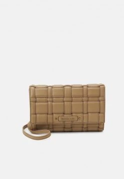 MICHAEL Michael Kors Damen IVY XBODY - Umhängetasche - Camel 12 MICHAEL Michael Kors Damen IVY XBODY - Umhängetasche - Camel -Michael Kors Verkäufe 492beb3330154f19b89f2ee0d0b294c3