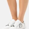 MICHAEL Michael Kors Damen KEATON - Sneaker Low - Black/optic White -Michael Kors Verkäufe 5e4b7aca1a7d42c2a8ab8cf7931b9a38