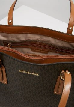 MICHAEL Michael Kors Damen VOYAGER SIGNATURE TOTE - Handtasche - Brown -Michael Kors Verkäufe 69d5c33914ea487d8b5c32ae4c29ebf1