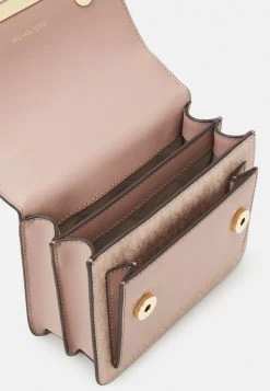 MICHAEL Michael Kors Damen GUSSET CROSSBODY - Umhängetasche - Ballet 9 MICHAEL Michael Kors Damen GUSSET CROSSBODY - Umhängetasche - Ballet -Michael Kors Verkäufe 6c047a70867d4fac9f026e570bdf021f