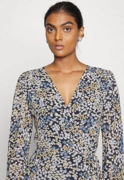 MICHAEL Michael Kors Damen WRAP DRESS - Freizeitkleid - Chambray 11 MICHAEL Michael Kors Damen WRAP DRESS - Freizeitkleid - Chambray -Michael Kors Verkäufe 6df00f7cf7434c4f8ddfa5640147252b