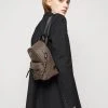 MICHAEL Michael Kors Damen SLATER BACKPACK - Tagesrucksack - Brown/black -Michael Kors Verkäufe 6f0cef27e40141558b3625dc437a0565