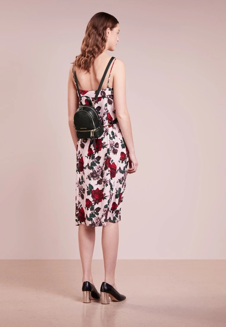 MICHAEL Michael Kors Damen RHEA ZIP XS BACKPACK - Tagesrucksack - Black 4 MICHAEL Michael Kors Damen RHEA ZIP XS BACKPACK - Tagesrucksack - Black – Bild 2