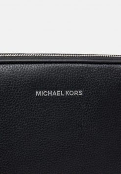 MICHAEL Michael Kors Damen JET SET LAPTOP CASE - Notebooktasche - Black 11 MICHAEL Michael Kors Damen JET SET LAPTOP CASE - Notebooktasche - Black -Michael Kors Verkäufe 75cff38a7679459e84bea8d3f3e30add