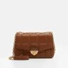 MICHAEL Michael Kors Damen SOHO CHAIN - Umhängetasche - Tan -Michael Kors Verkäufe 7c1b155e98df49098d6aee49570309d7