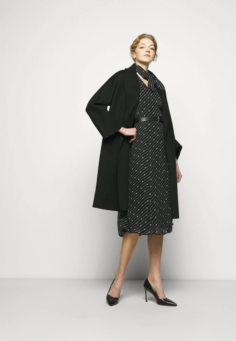 CIRCLE LOGO DRESS - Freizeitkleid - black/white MICHAEL Michael Kors Damen CIRCLE LOGO DRESS - Freizeitkleid - Black/white -Michael Kors Verkäufe 91f7c930aa9041ca890da10998a068f7