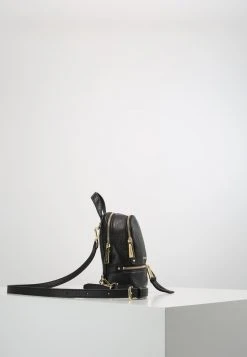 MICHAEL Michael Kors Damen RHEA ZIP XS BACKPACK - Tagesrucksack - Black 11 MICHAEL Michael Kors Damen RHEA ZIP XS BACKPACK - Tagesrucksack - Black -Michael Kors Verkäufe 928d2463f9c94101902eb3745c183bc5