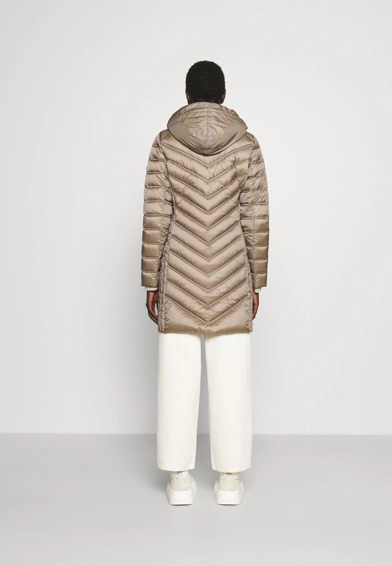 MICHAEL Michael Kors Damen LONG PACKABLE PUFFER - Daunenmantel - Taupe 5 MICHAEL Michael Kors Damen LONG PACKABLE PUFFER - Daunenmantel - Taupe – Bild 3