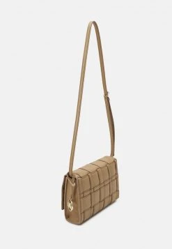 MICHAEL Michael Kors Damen IVY XBODY - Umhängetasche - Camel 13 MICHAEL Michael Kors Damen IVY XBODY - Umhängetasche - Camel -Michael Kors Verkäufe a772ec210af645968178c5dd0db34417