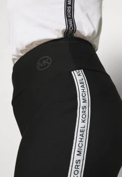 MICHAEL Michael Kors Damen LOGO TAPE BIKER SHORT - Shorts - Black -Michael Kors Verkäufe a9ba034dbbf74bf696f158371f01668c