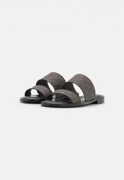 MICHAEL Michael Kors Damen KENNEDY JELLY SLIDE - Pantolette Flach - Brown 11 MICHAEL Michael Kors Damen KENNEDY JELLY SLIDE - Pantolette Flach - Brown -Michael Kors Verkäufe aadfbc5bc70c4d55bd93d148432c31ce