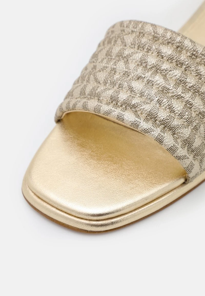 MICHAEL Michael Kors Damen SADLER SLIDE - Pantolette Flach - Pale Gold 9 MICHAEL Michael Kors Damen SADLER SLIDE - Pantolette Flach - Pale Gold – Bild 7