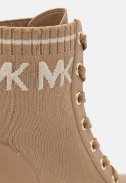 MICHAEL Michael Kors Damen BREA BOOTIE - Plateaustiefelette - Camel -Michael Kors Verkäufe b67a80d9117545ee8d281803e992086d