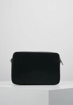 MICHAEL Michael Kors Damen JET SET TRAVEL - Umhängetasche - Black 11 MICHAEL Michael Kors Damen JET SET TRAVEL - Umhängetasche - Black -Michael Kors Verkäufe bc5665bb063d4ca2962e2960745ab328