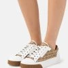 MICHAEL Michael Kors Damen OSCAR LACE UP - Sneaker Low - Beige/ebony 1 MICHAEL Michael Kors Damen OSCAR LACE UP - Sneaker Low - Beige/ebony -Michael Kors Verkäufe bfb8a425322d402d8fe2bbe3f39db1e5