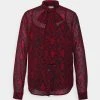 MICHAEL Michael Kors Damen SOFT PYTHON BOW BLOUSE - Hemdbluse - Crimson 2 MICHAEL Michael Kors Damen SOFT PYTHON BOW BLOUSE - Hemdbluse - Crimson -Michael Kors Verkäufe c10355827b154234887d8be2810d1a16