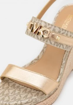 MICHAEL Michael Kors Damen FARRAH WEDGE - Plateausandalette - Pale Gold 8 MICHAEL Michael Kors Damen FARRAH WEDGE - Plateausandalette - Pale Gold -Michael Kors Verkäufe c6272490436c4ea8afa56a7c12d67281
