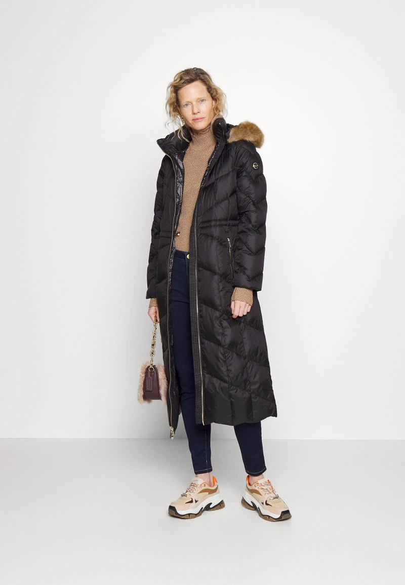 MICHAEL Michael Kors Damen DOG WALKER LENGTH BELTED COAT HOOD RIM - Daunenmantel - Black 4 MICHAEL Michael Kors Damen DOG WALKER LENGTH BELTED COAT HOOD RIM - Daunenmantel - Black – Bild 2