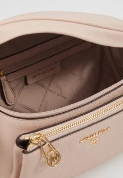 MICHAEL Michael Kors Damen SLATER SLING PACK - Umhängetasche - Soft Pink -Michael Kors Verkäufe eae6d7b23bea4f49b405c5c4de58f4ac