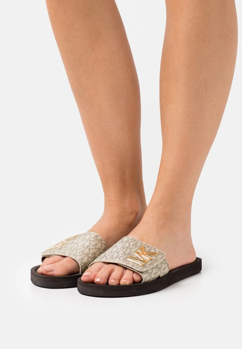 MICHAEL Michael Kors Damen SLIDE - Pantolette Flach - Pale Gold 3 MICHAEL Michael Kors Damen SLIDE - Pantolette Flach - Pale Gold